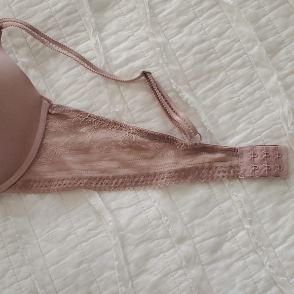 Jessica Simpson Bra - Picture 3 of 12